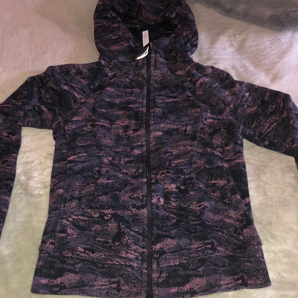 Lululemon scuba jacket size 6